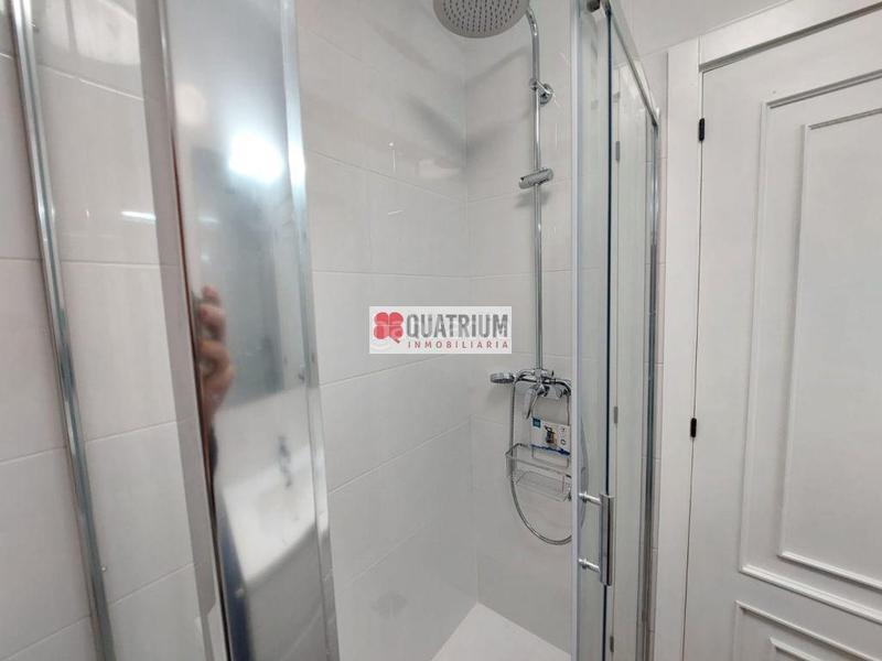 Foto 91553e46-c86a-43be-ab6e-97ab36abdac0. Rent flat with heating in Ensanche - Sar Santiago de Compostela