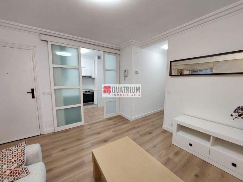 Foto b2199c96-780b-4878-82fa-e0e3cc2e9c67. Rent flat with heating in Ensanche - Sar Santiago de Compostela