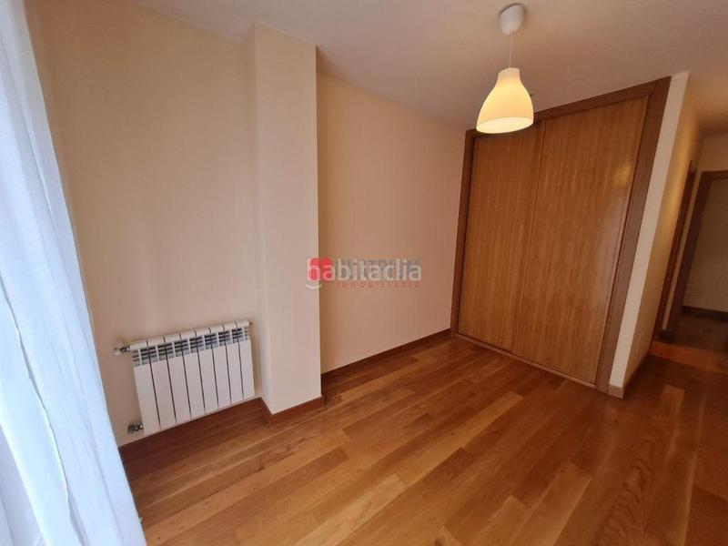 Foto 1a7bd556-e52e-4ed5-8434-b3bef879e443. Lloguer pis amb aparcament a Ensanche - Sar Santiago de Compostela