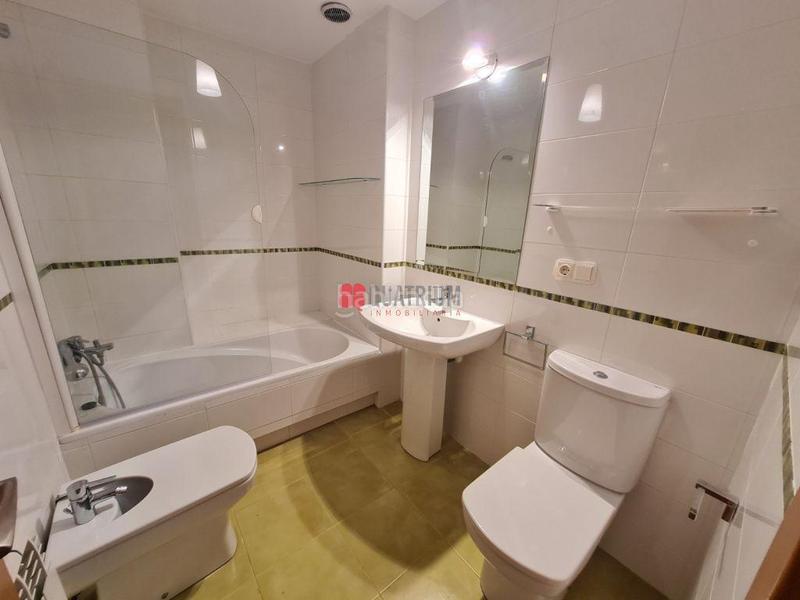 Foto 820dc0d4-6a78-48ad-ac04-23ab445cb92a. Lloguer pis amb aparcament a Ensanche - Sar Santiago de Compostela