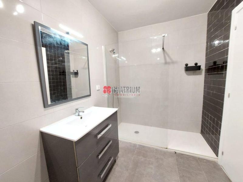 Foto c6dd04e5-6116-4767-9f20-4a44fe4764de. Affitto appartamento in Ensanche - Sar Santiago de Compostela