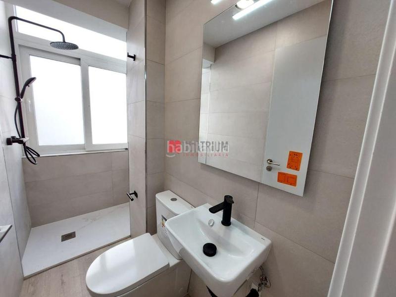 Foto 2ae7586b-3781-42b7-80da-99f030a3be50. Rent flat in Ensanche - Sar Santiago de Compostela