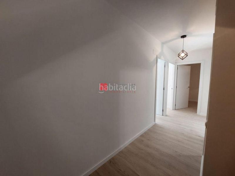 Foto bc200aba-be74-4a6b-835f-61c1976dce78. Rent flat in Ensanche - Sar Santiago de Compostela