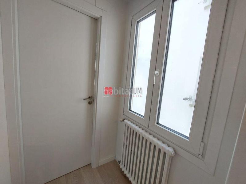 Foto d4d4cf52-d60d-4034-beb4-ceae2fa14d6b. Rent flat in Ensanche - Sar Santiago de Compostela