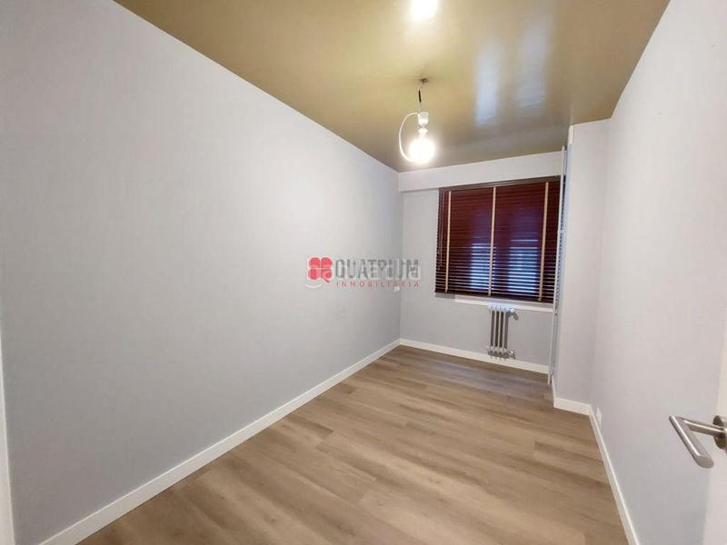 Foto 0deca582-9a2c-47bd-801b-9cab1a0b39e2. Alquiler piso se alquila piso recién reformado en frei rosendo salvado en Santiago de Compostela