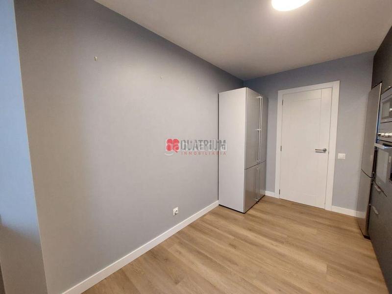 Foto 6711e44d-151d-4021-9583-f5f1e50b0eba. Alquiler piso se alquila piso recién reformado en frei rosendo salvado en Santiago de Compostela