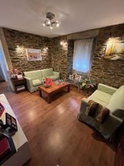 Maison  Merés. Se vende casa unifamiliar en merés, touro a coruña, situada en u