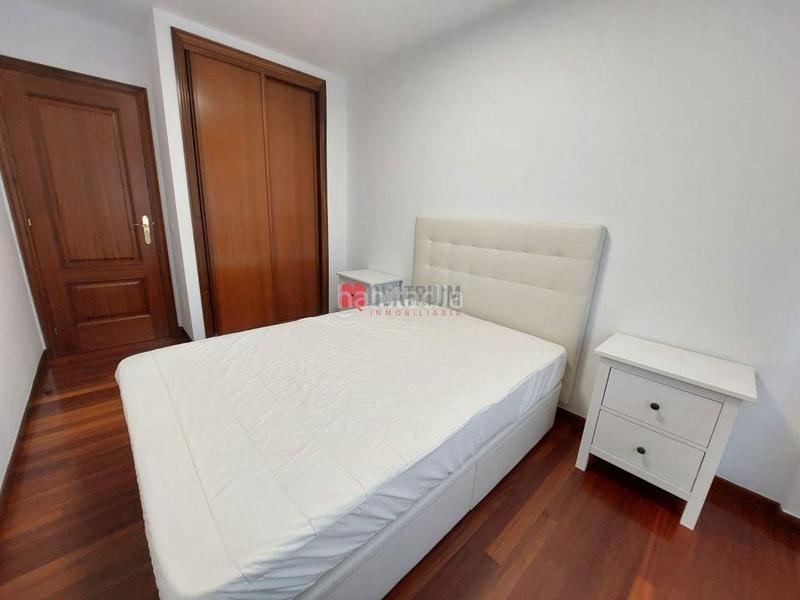 Foto cfae9c6a-7171-453a-b871-8368f3b50d86. Lloguer pis amb calefacció aparcament a Conxo Santiago de Compostela