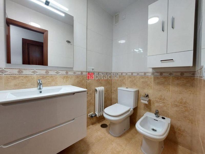 Foto af0ae6ab-eb4f-498e-922d-46a9ace0081e. Rent flat with heating parking in Conxo Santiago de Compostela