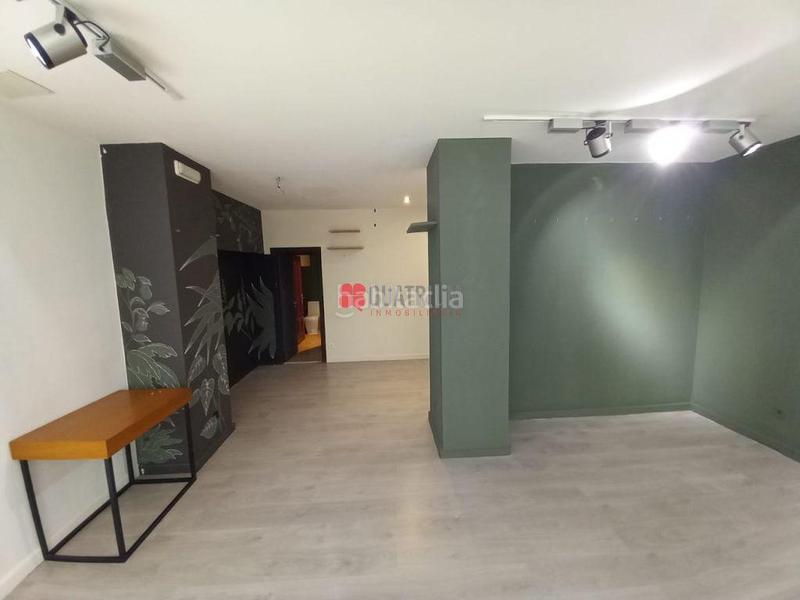 Foto cddbd15a-f0eb-4f58-928f-79d7e9725fb2. Geschäftsraum in Sanxenxo pueblo Sanxenxo