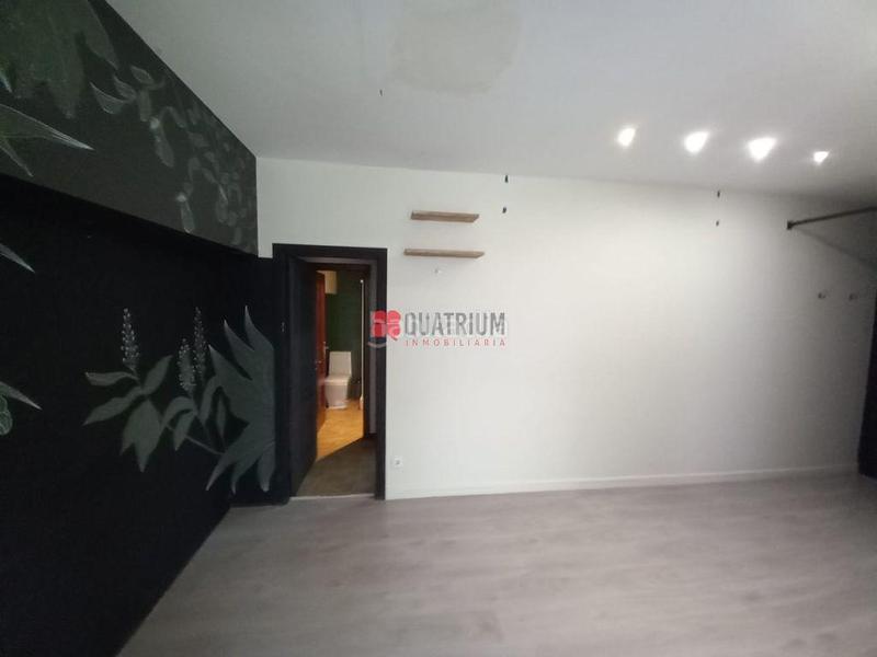 Foto f2f60830-3c7a-4301-a858-a1775c10bf28. Geschäftsraum in Sanxenxo pueblo Sanxenxo