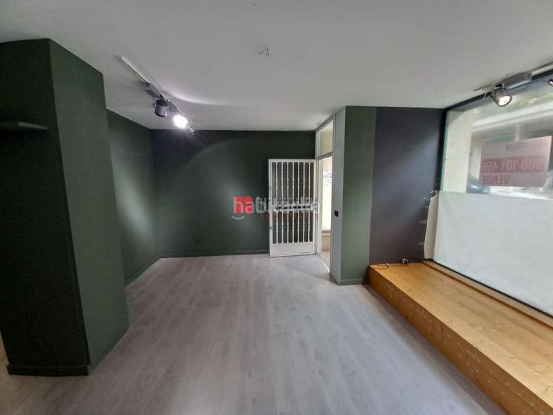 Foto f4007e2c-35ee-4b74-9d0e-ab5416a2c63b. Geschäftsraum in Sanxenxo pueblo Sanxenxo