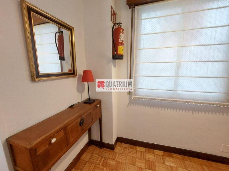 Foto 376aeefe-1b4f-45e0-b67a-57c58e49677e. Alquiler piso amplio piso para estudiantes en avda. rosalía de castro en Santiago de Compostela