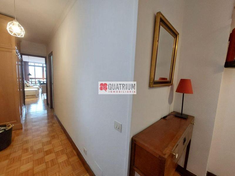 Foto 7def7127-a485-4c70-9bb0-a139025f1acd. Alquiler piso amplio piso para estudiantes en avda. rosalía de castro en Santiago de Compostela