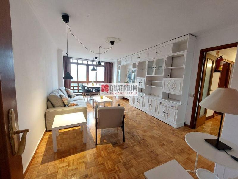 Foto d9870deb-4154-43cf-8bd7-2d2802e7cbb8. Alquiler piso amplio piso para estudiantes en avda. rosalía de castro en Santiago de Compostela
