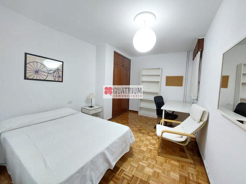 Foto 9844917c-f7e8-459d-b8b4-facbecd7279c. Miete etagenwohnung mit heizung in Ensanche - Sar Santiago de Compostela