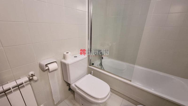 Foto 5972ecc2-2850-4e02-94bb-a5e2db022b2c. Location appartement avec parking dans Conxo Santiago de Compostela