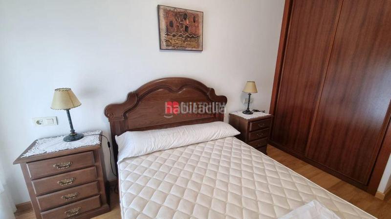 Foto 154ed729-657b-4106-8415-44b6c26894ad. Rent flat with parking in Conxo Santiago de Compostela
