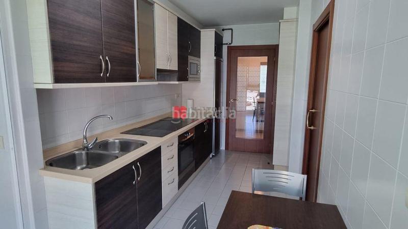 Foto d014d3e8-f7ca-440c-8a46-48e42c992994. Rent flat with parking in Conxo Santiago de Compostela