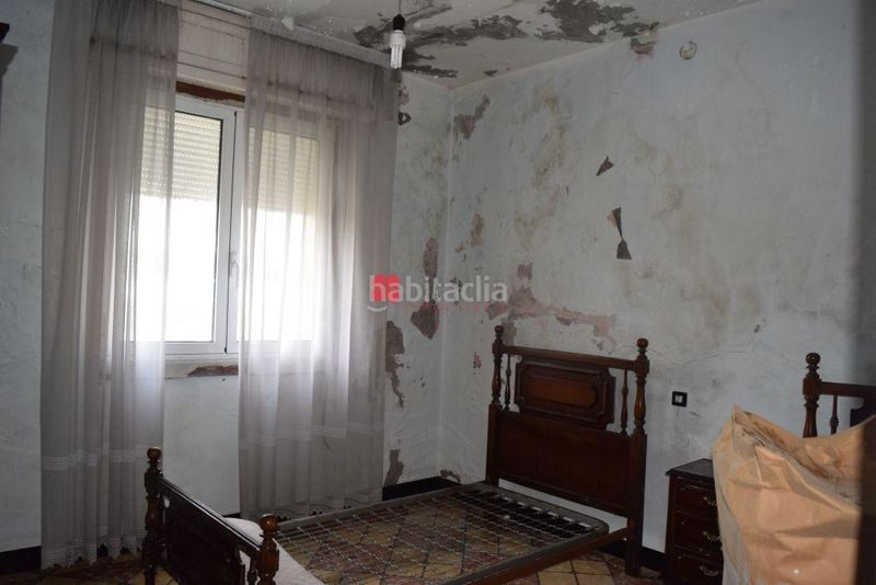 Foto 3e592f00-3e95-4f40-80be-a4636205255b. Edifici a Estrada (A)