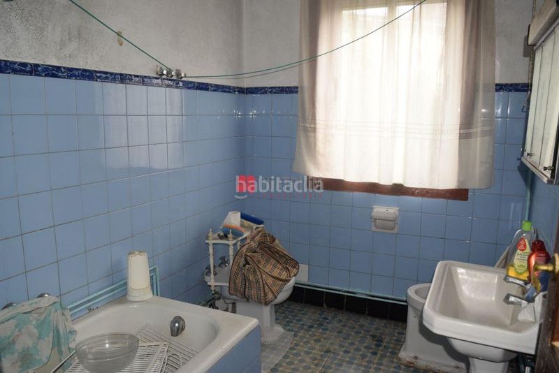 Foto 401a9687-b955-4720-bfa1-f1ec96d1ffe0. Edifici a Estrada (A)