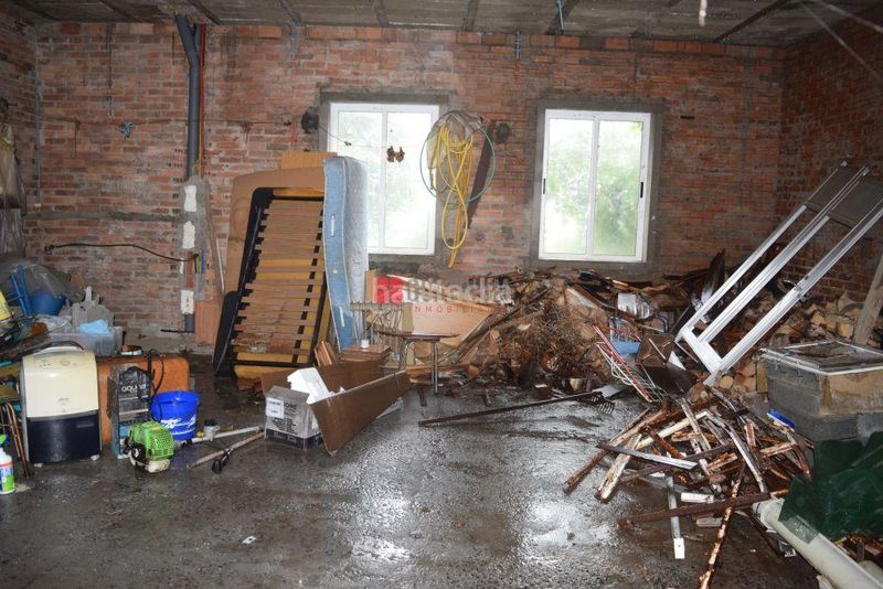 Foto 77d32728-06b2-49c2-b735-124d976eae7b. Edifici a Estrada (A)