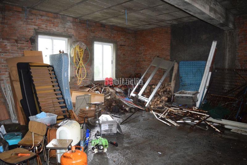 Foto a3995ad4-8988-4276-973f-c4a69dc4fd8a. Edifici a Estrada (A)