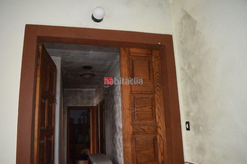 Foto e87051cd-897c-459c-9233-740bab5cc7e7. Edifici a Estrada (A)