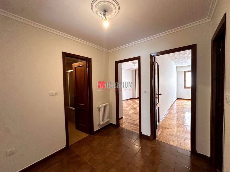 Foto 0377a09d-3de8-4b4a-b0f6-aa56b73c6a81. Pis amb calefacció a Centro Ourense