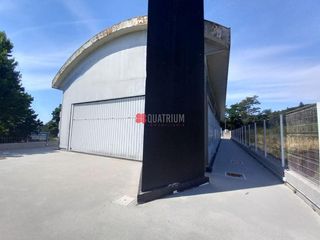Miete Fabrikhalle  Rúa de amio. Nave industrial en alquiler en el polígono empresarial costa vel