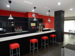 Rent Business premise  Da maía. Se alquila moderno local acondicionado para cafébar en avenida d