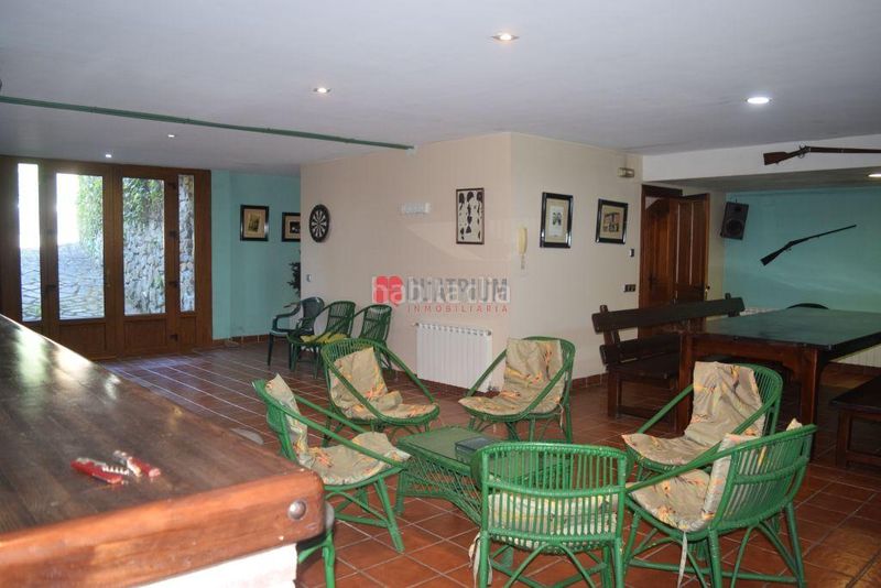 Foto f94a25e9-f333-446d-8b2c-2197d2502b87. Casa amb calefacció aparcament a Baña (A)