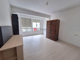 Miete Etagenwohnung  Rúa do xeneral pardiñas. Alquier a estudiantes, 3 habitaciones