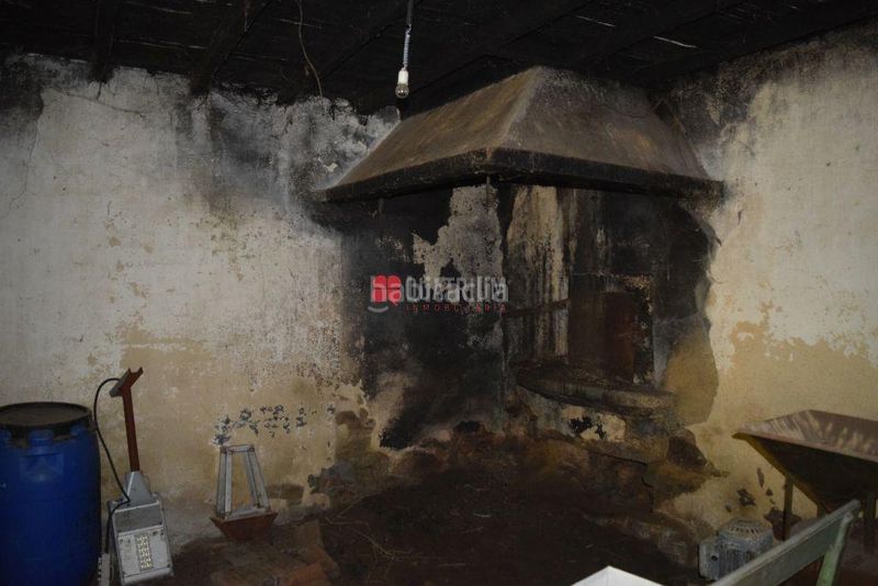 Foto 66c3f3c1-9fee-498e-a37c-910a2a4d1245. Casa adossada a Teo