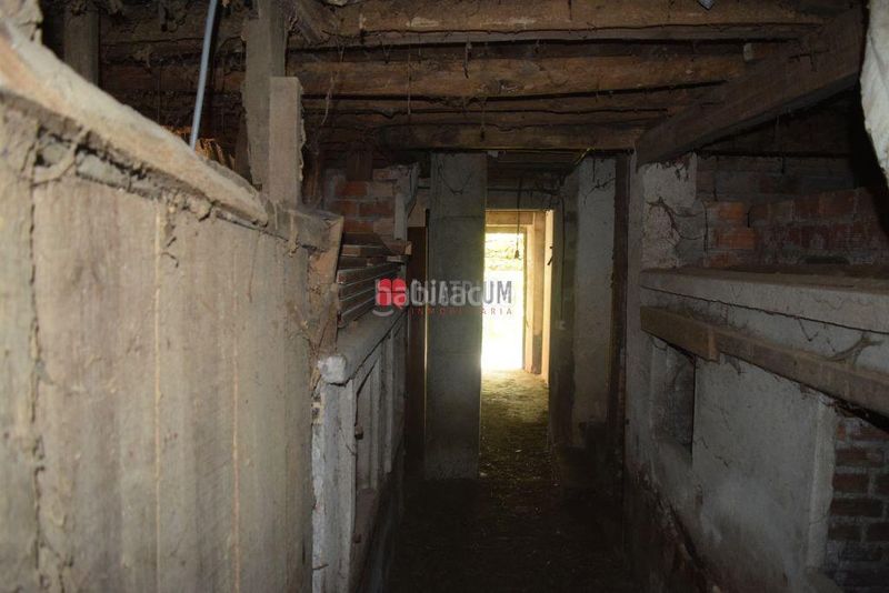 Foto cb3eb9e6-17ad-407e-b367-b8d6c778411d. Casa adossada a Teo