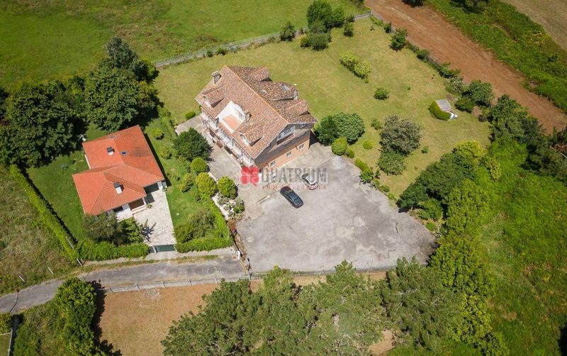 Foto 8359b80d-8505-4f2b-aaa0-8b8a54bcce06. Casa amb calefacció a Olveira Ribeira