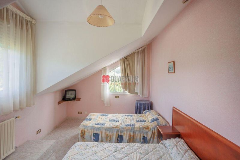 Foto ac36f4cc-7eae-4e07-9d14-624068f314aa. Casa amb calefacció a Olveira Ribeira