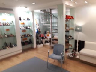 Location Local commercial à Ensanche - Sar. Local acondicionado como tienda ubicado en primera línea en una