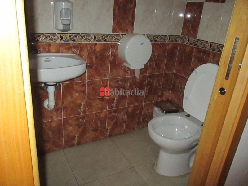 Foto 70b21a50-ca3f-4cb6-bda9-1948764e578d. Local comercial a Negreira
