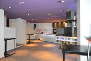 Location Local commercial à Ensanche - Sar. Local acondicionado en zona nueva con salida de humos. muy buena