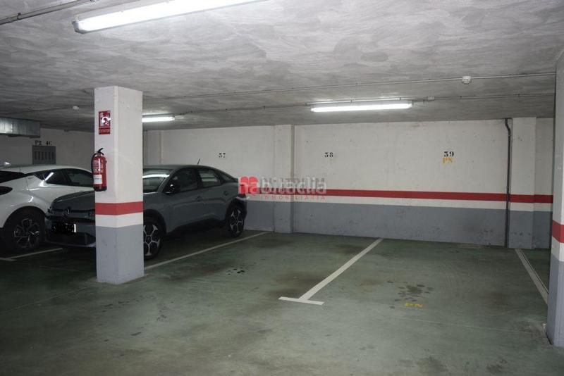 Foto 013330d1-f018-4035-9a21-5fdd57a950cd. Parking voiture dans Campus Sur - Santa Marta Santiago de Compostela