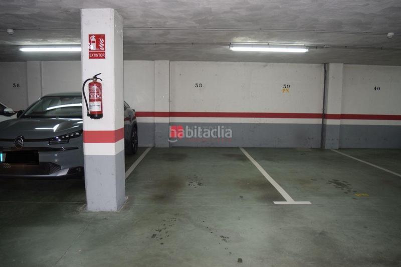 Foto d214b714-1d29-477c-9590-7a963937178f. Parking voiture dans Campus Sur - Santa Marta Santiago de Compostela