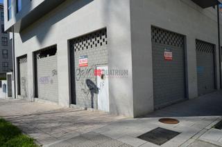 Location Local commercial à Conxo. Se alquila local en área residencial en una de las zonas con may