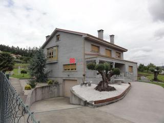 Casa a Vedra. Casa unifamiliar ubicada laraño (vedra) a tan sólo 15 minutos en