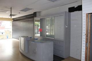 Lloguer Local Comercial  N/a. Local muy próximo a la plaza roja acondicionado como tienda, amp
