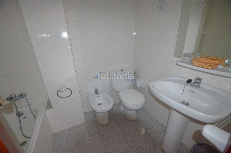 Foto b12f1e6e-1e03-4a4e-8c63-f40738a76766. Edificio in Guarda (A)