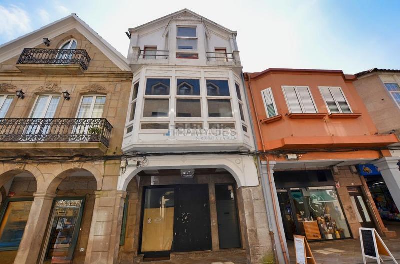 Foto adf3803a-d8dd-4292-aa22-12e35649cfe1. Edifici a Porriño (O)
