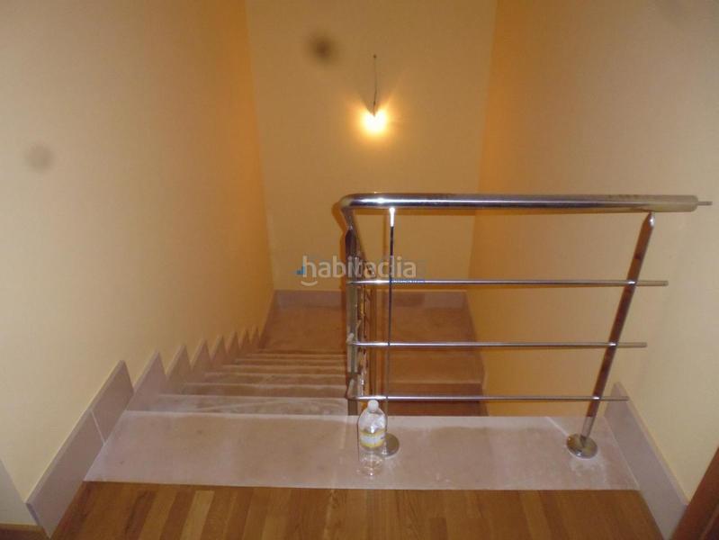 Foto 00538022-97d6-4822-b780-d22b60d2a355. Casa aparellada amb calefacció aparcament a Baiona