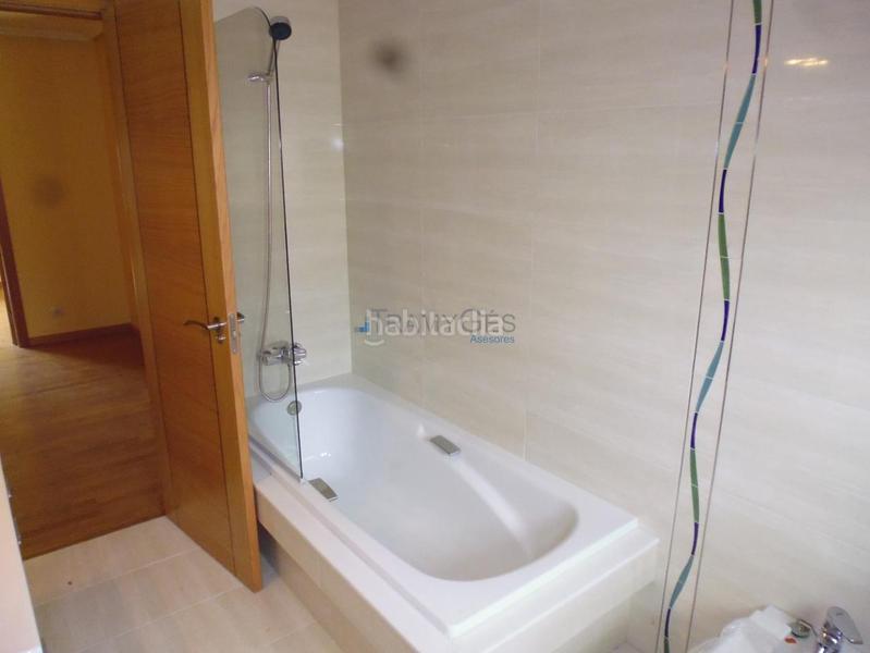 Foto 97c4613c-936d-4008-b687-e0c6c39baaf1. Casa aparellada amb calefacció aparcament a Baiona