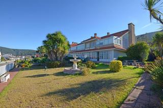 Casa aparellada  Serrallo